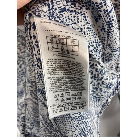 Guess Ruffle Front Snakeskin Print blouse size XS - Picture 4 of 5